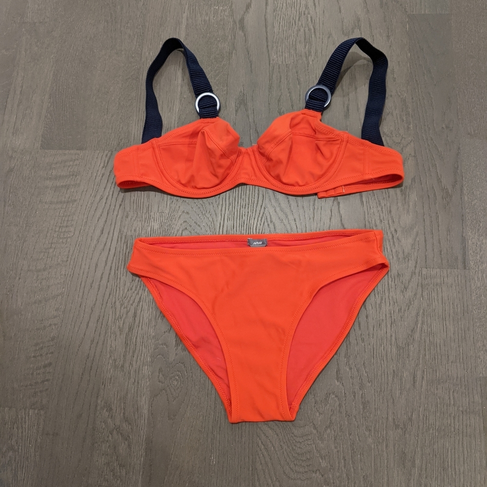 Unlined Underwire Bikini Top with Bottom